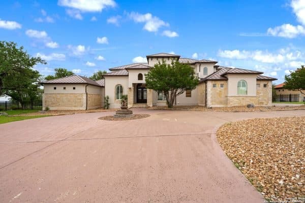 Residential property from Robbie Wennermark's project imagery